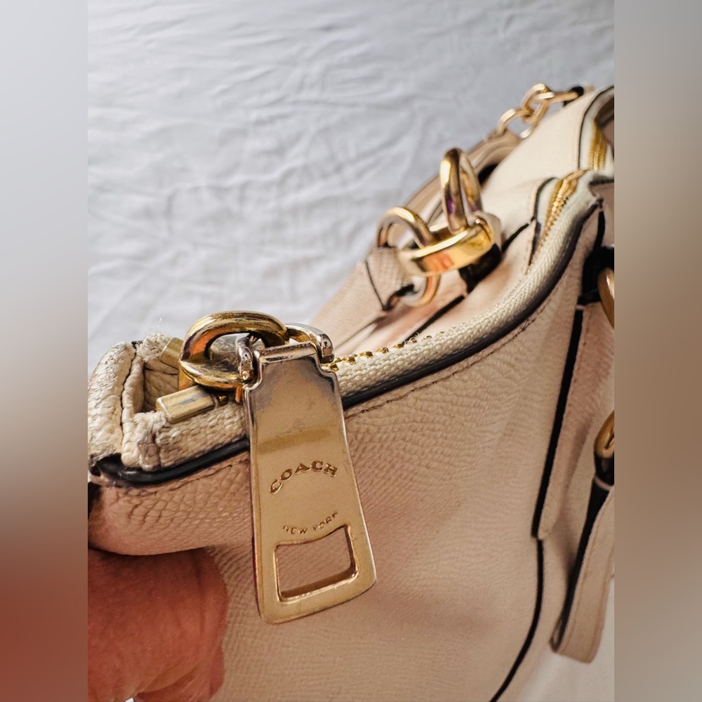 Vintage Coach Beige Leather Tote Bag - Picture 4 of 8